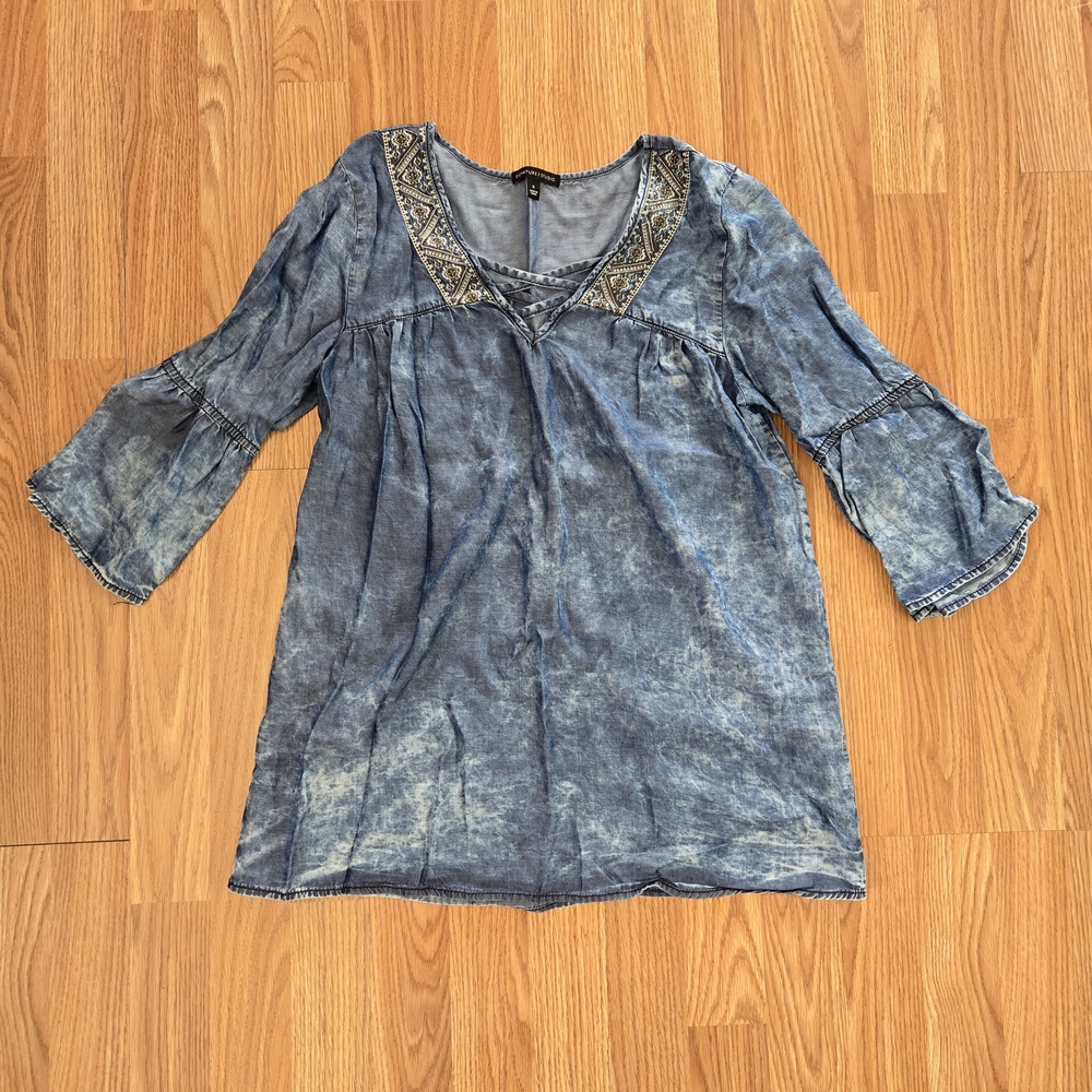 Signature Studio Blue Tunic with Embroidered Detail
